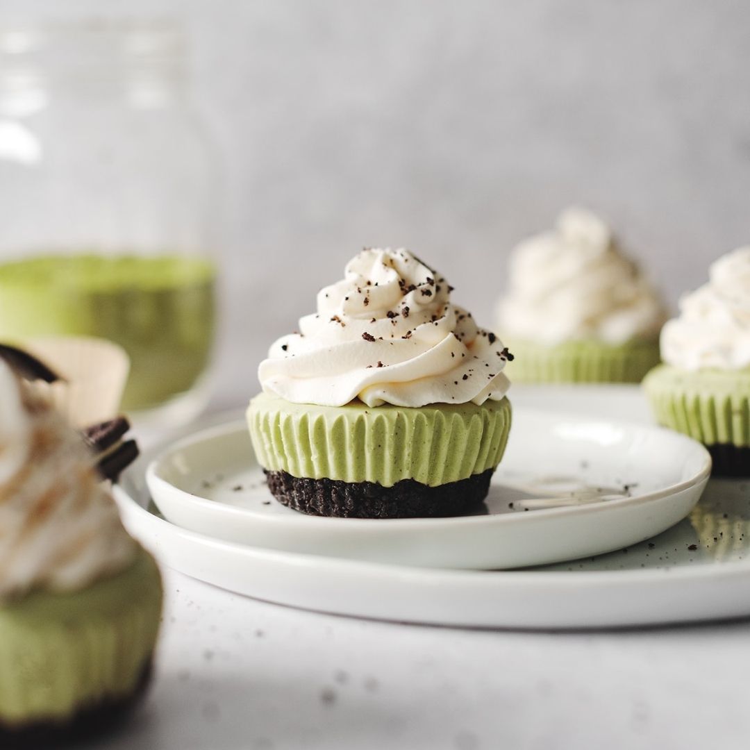 Matcha Cheesecakes with Oreo Crust – Zen Tea Leaf