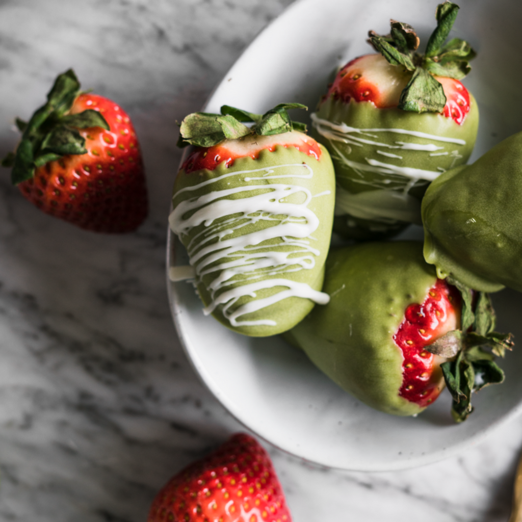 Matcha & White Chocolate Dipped Strawberries โ Zen Tea Leaf