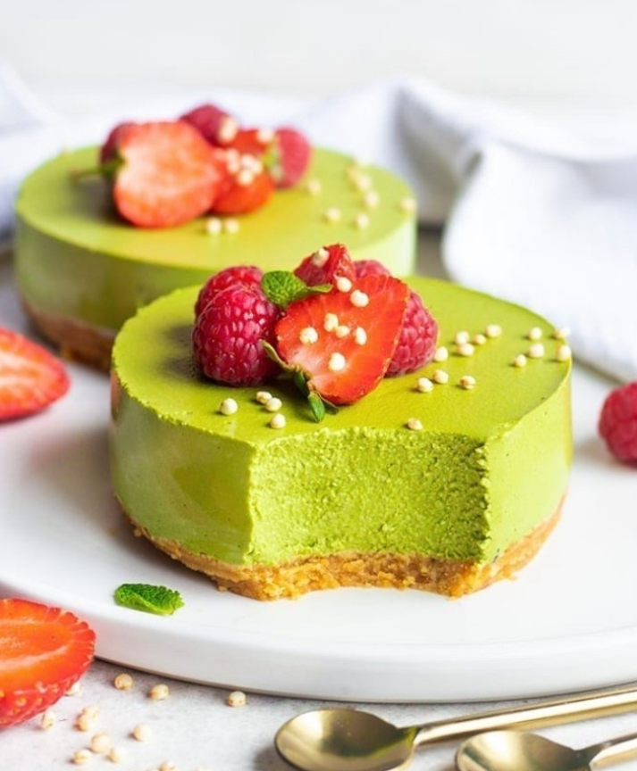 Matcha Strawberry Cheescake